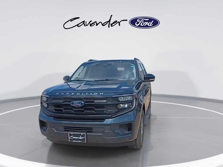 2025 Ford Expedition photo 4