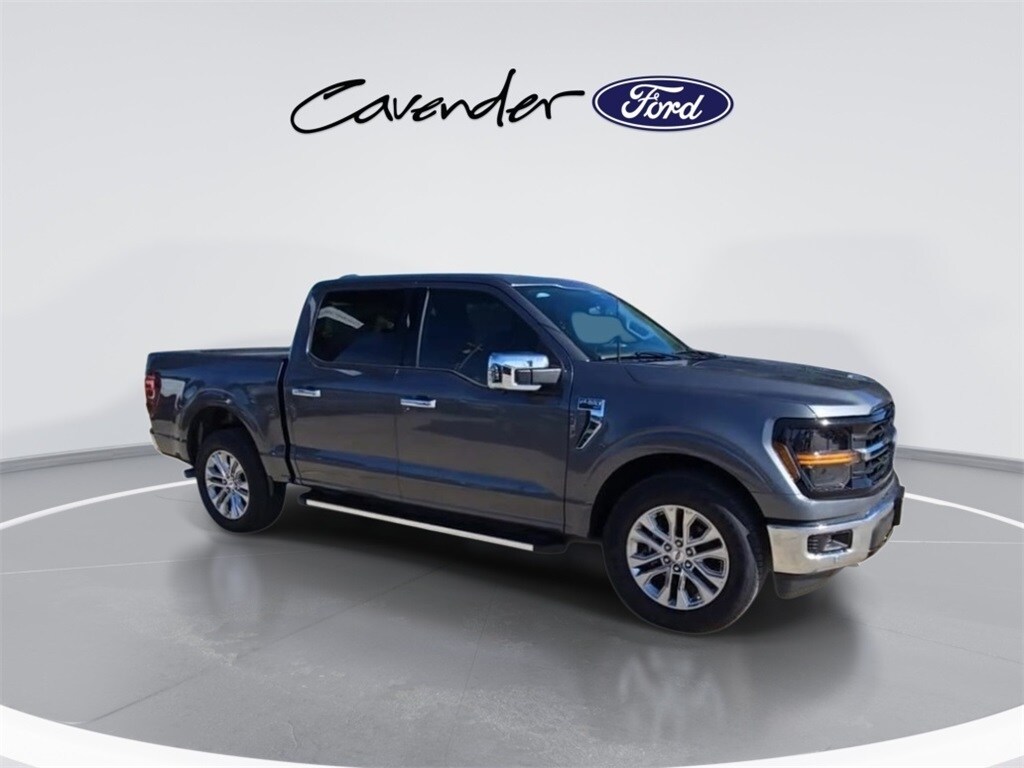 2025 Ford F-150 XLT photo 2