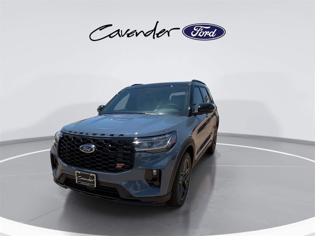 2025 Ford Explorer ST photo 4