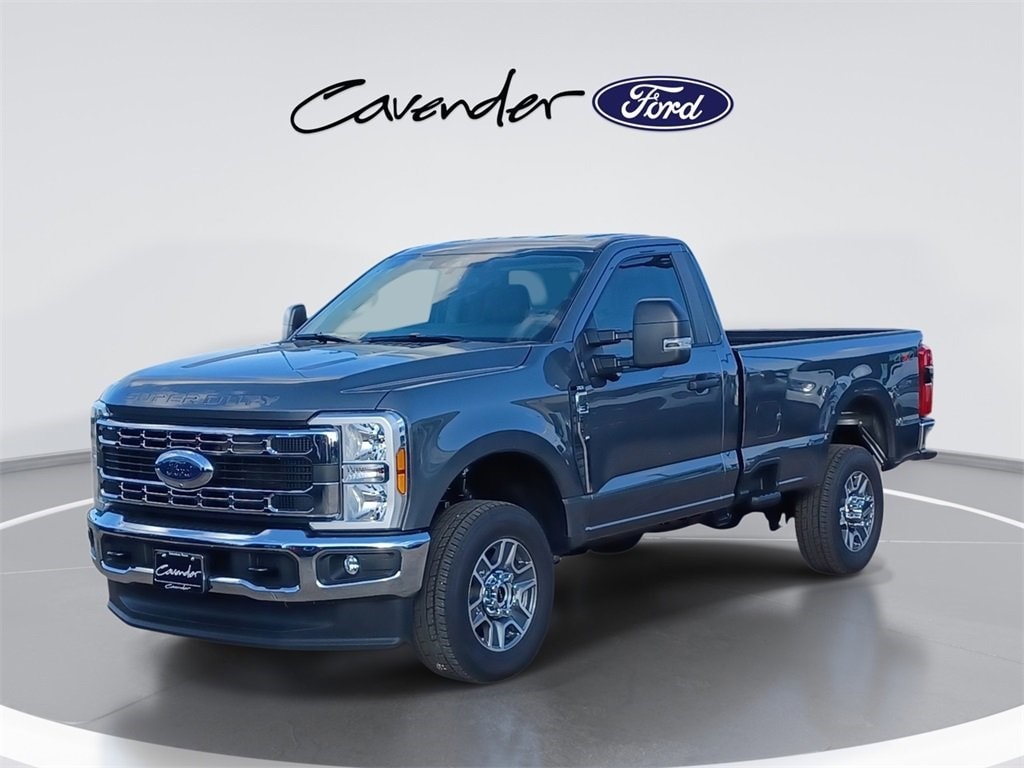 2025 Ford F-350 Super Duty XLT's photo