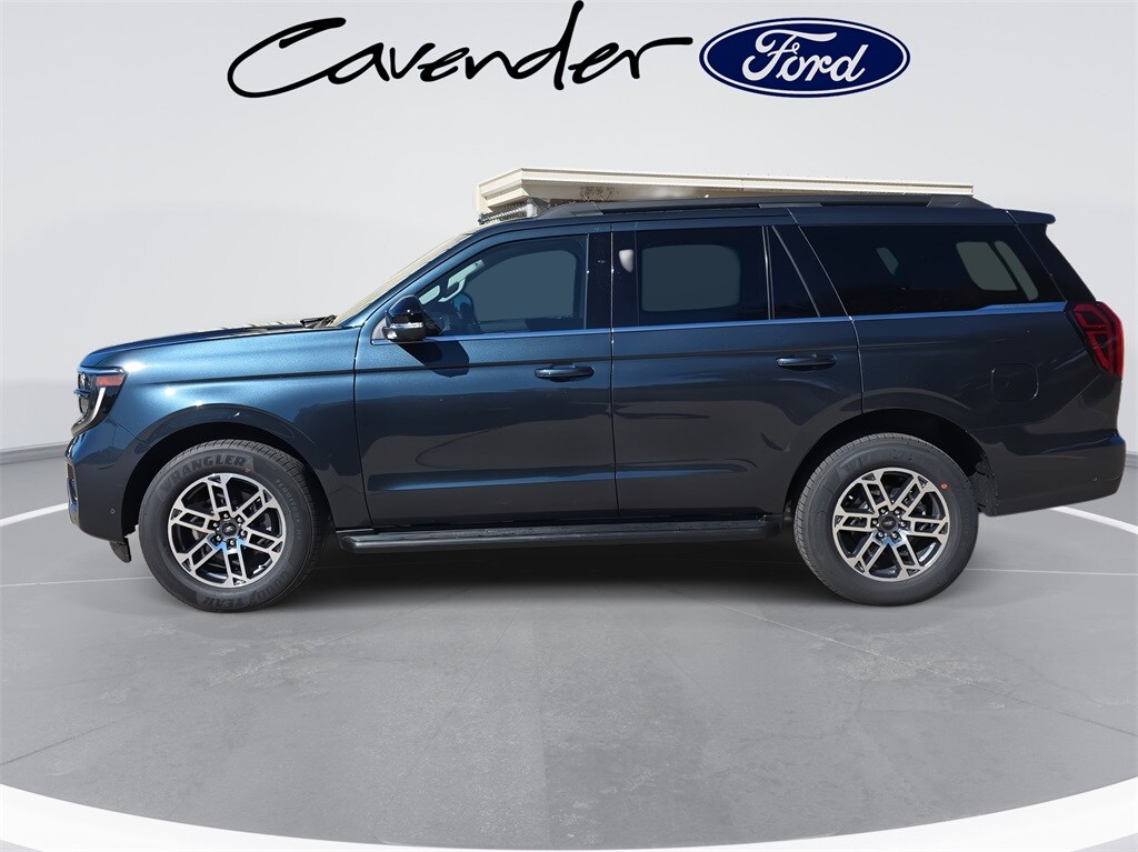 2025 Ford Expedition photo 2