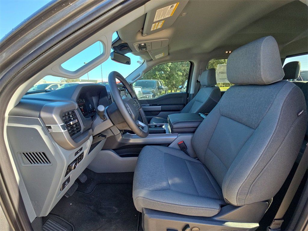 2025 Ford F-150 XLT - Photo 12