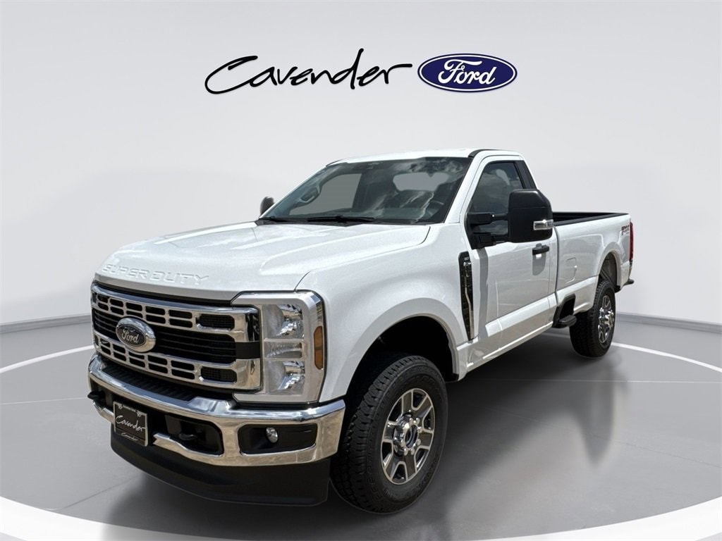 2025 Ford F-350 Super Duty XLT's photo