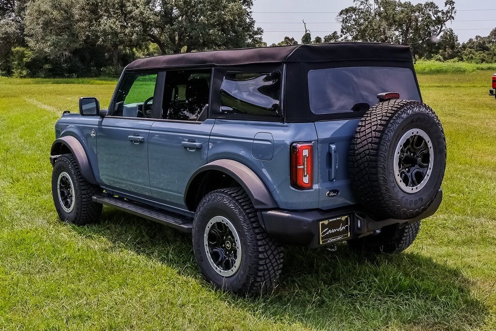 2024 Ford Bronco Outer Banks photo 3