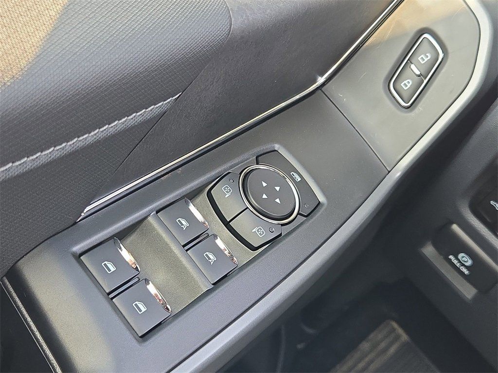 2025 Ford F-150 XLT - Photo 13