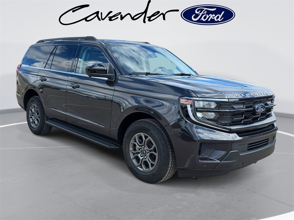 2025 Ford Expedition photo 3