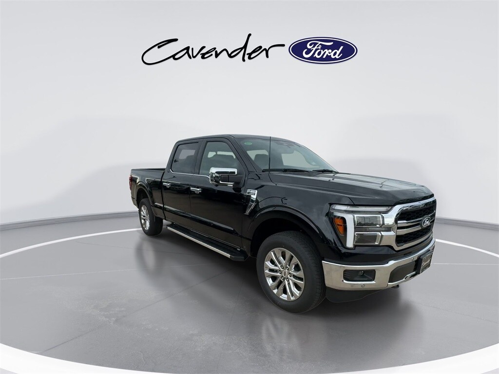 2025 Ford F-150 Lariat FX4 photo 2