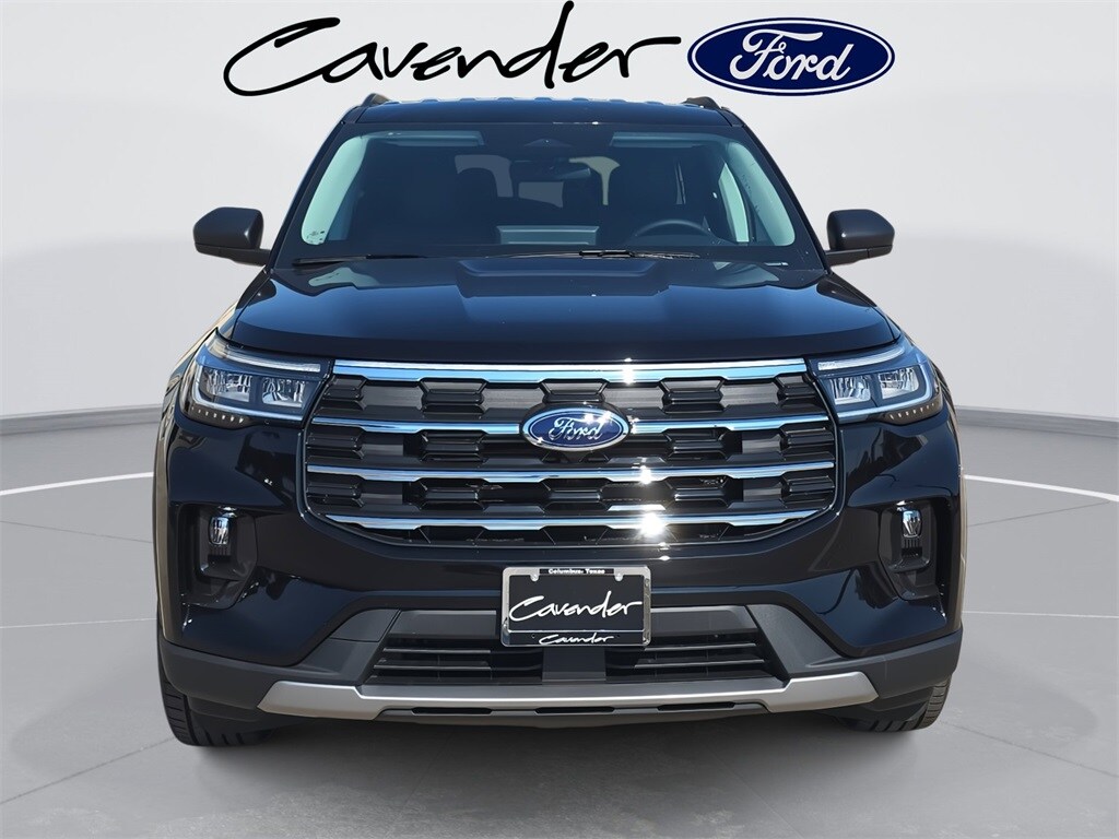 2025 Ford Explorer photo 2