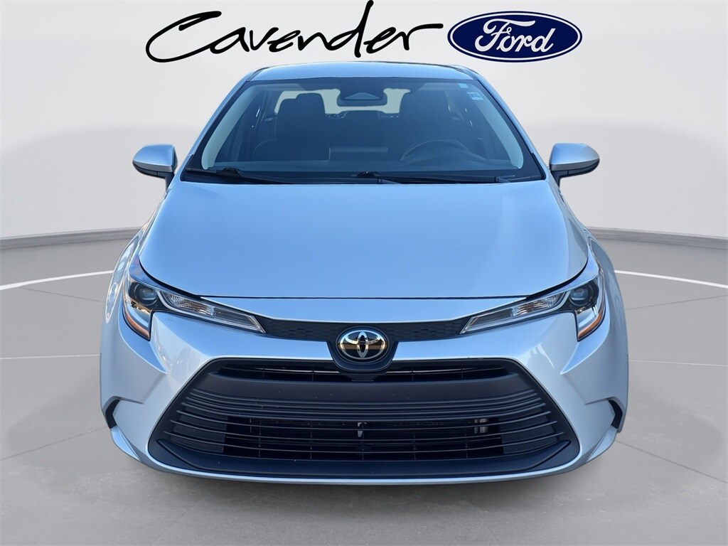 2024 Toyota Corolla LE photo 2