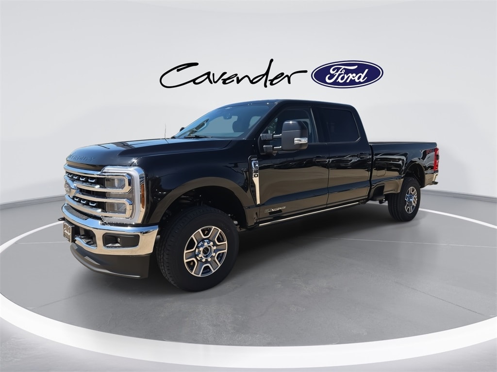 2025 Ford F-350 Super Duty Lariat's photo