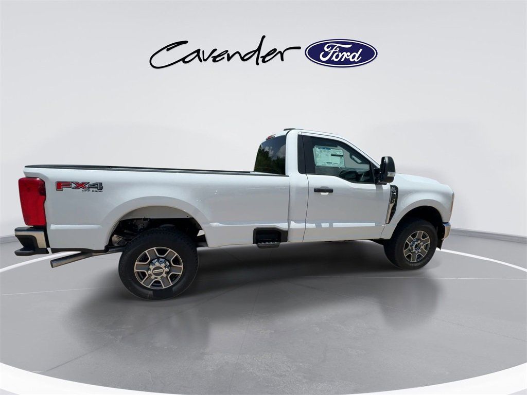 2025 Ford F-350 Super Duty XLT - Photo 9