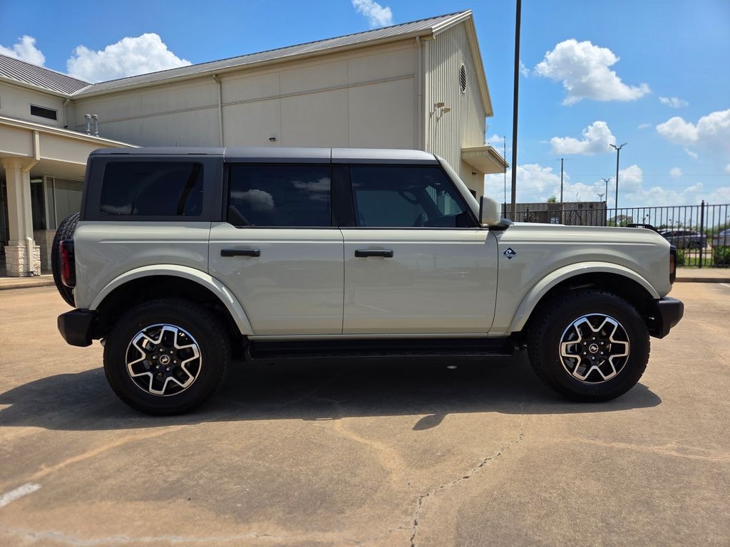 New 2026 Ford Bronco Outer Banks SUV