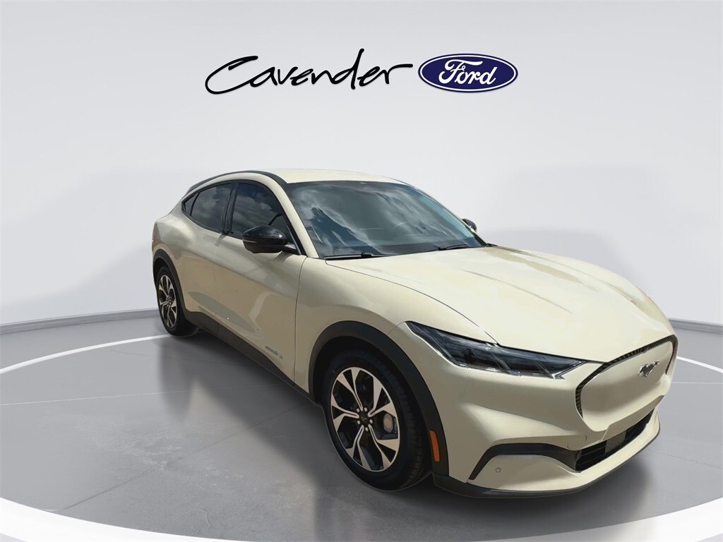 2025 Ford Mustang Mach-E Select photo 2