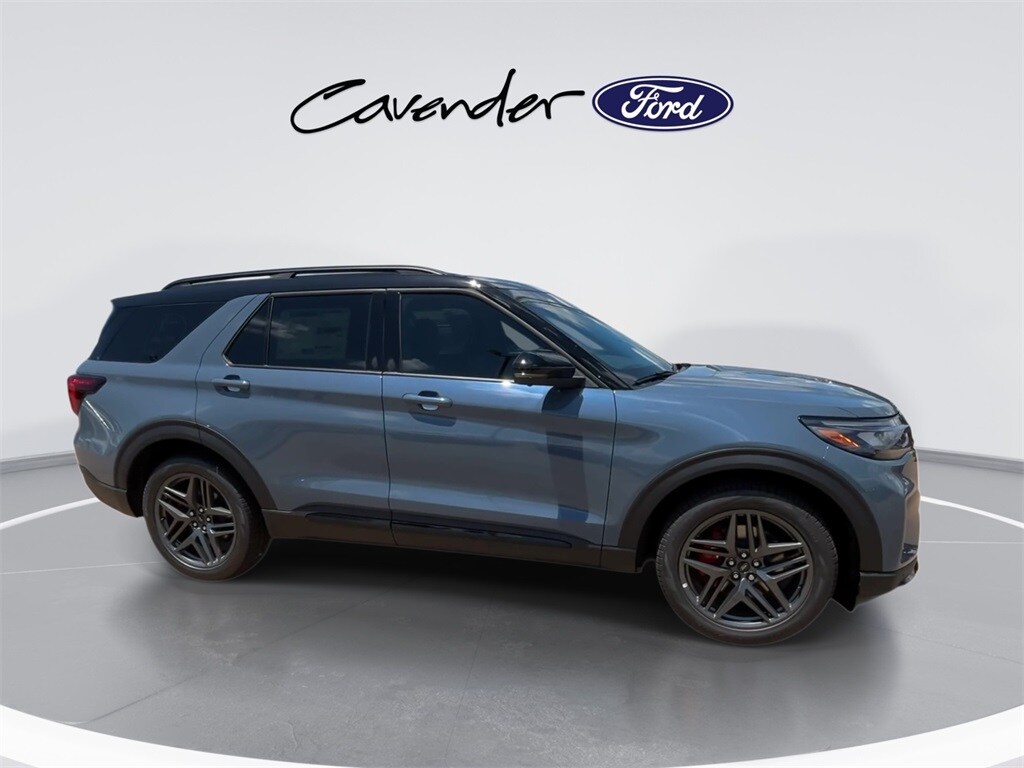 2025 Ford Explorer ST photo 2
