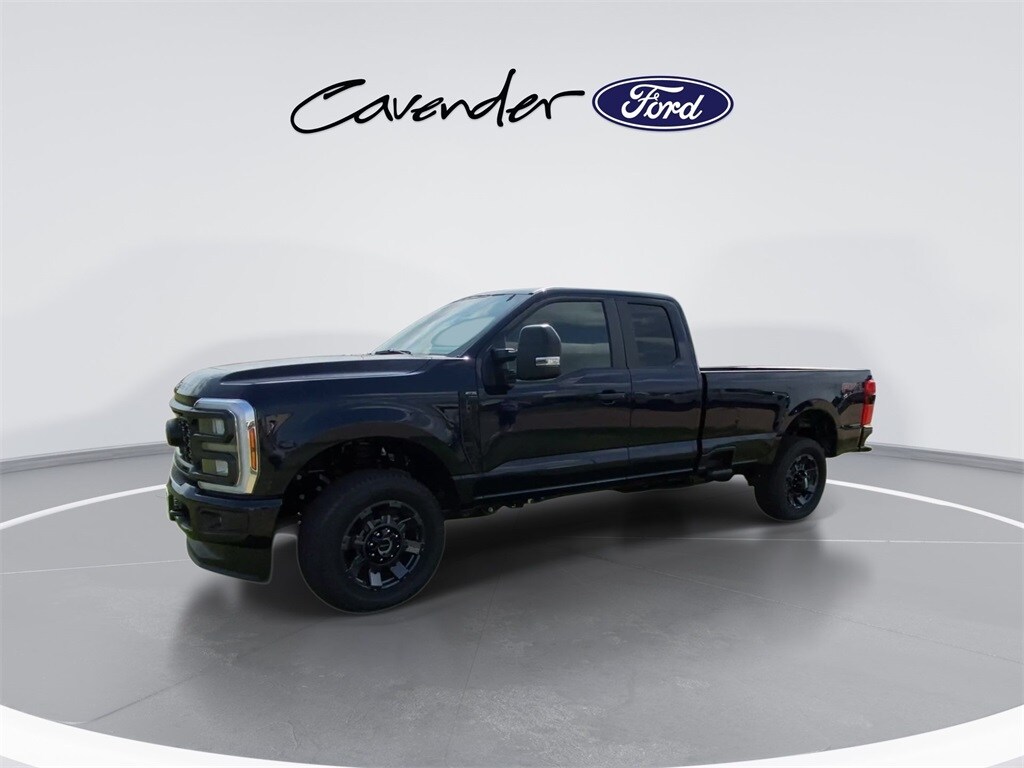 2025 Ford F-350 photo 4