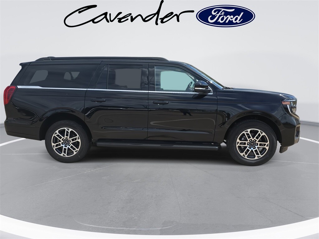 2025 Ford Expedition MAX photo 2