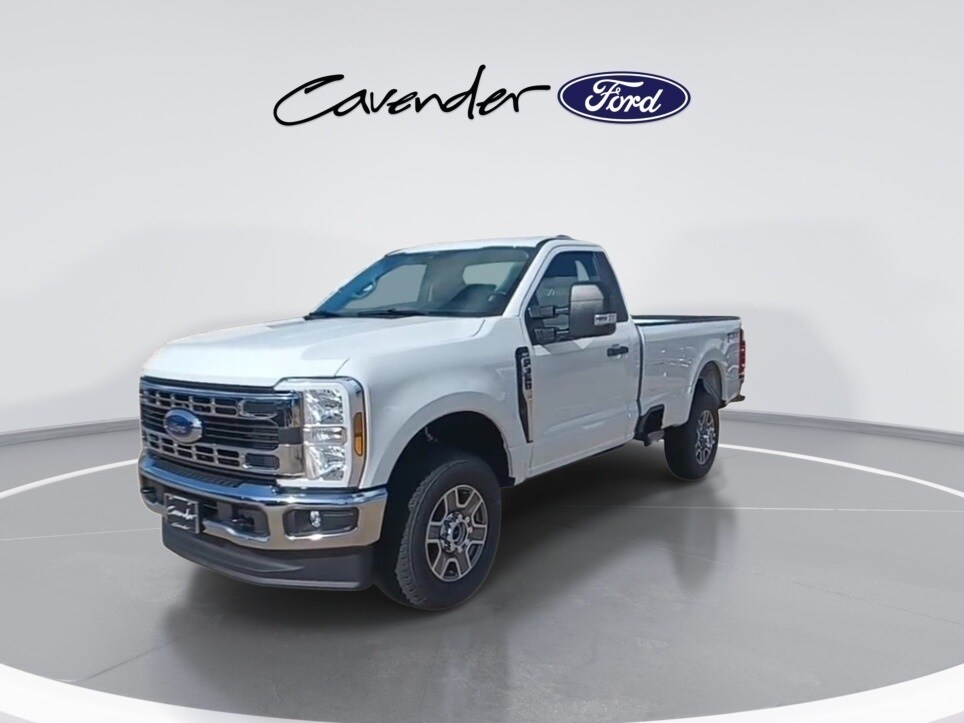 2025 Ford F-350 XLT photo 4