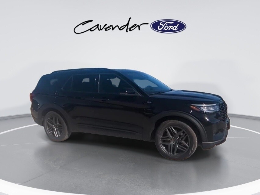 2025 Ford Explorer ST-Line photo 2