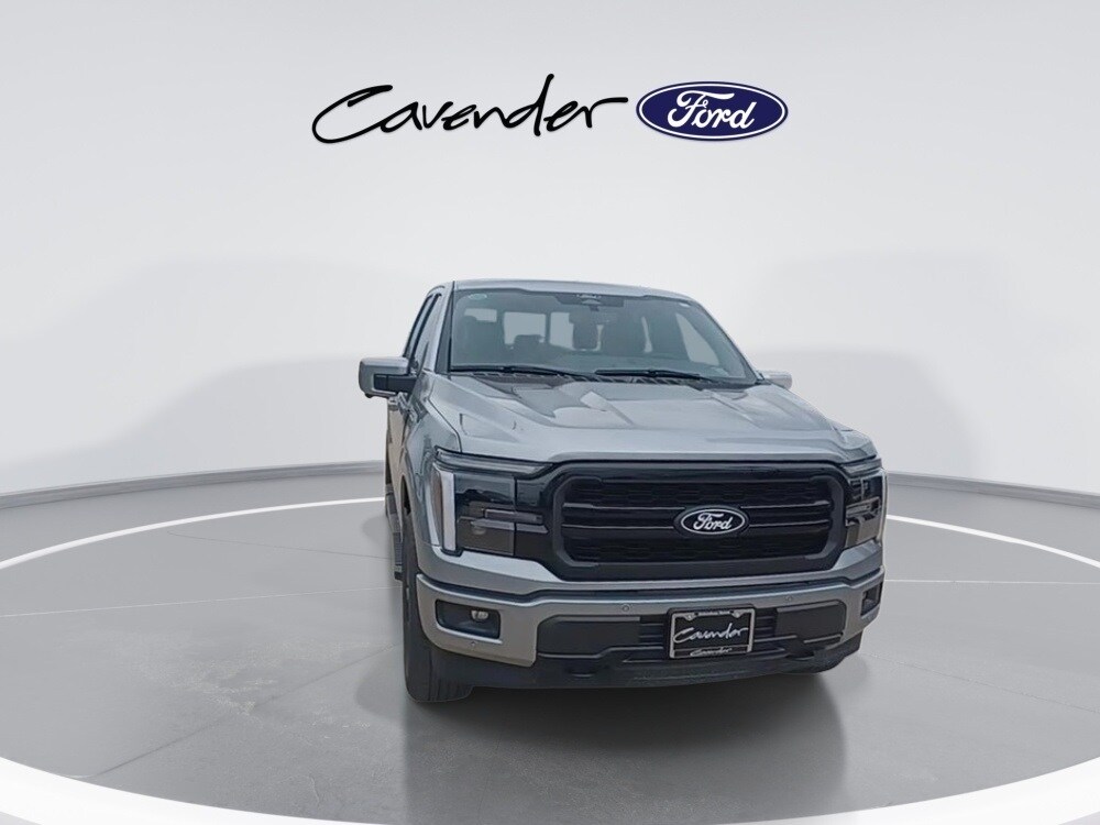 2025 Ford F-150 Lariat FX4 photo 3
