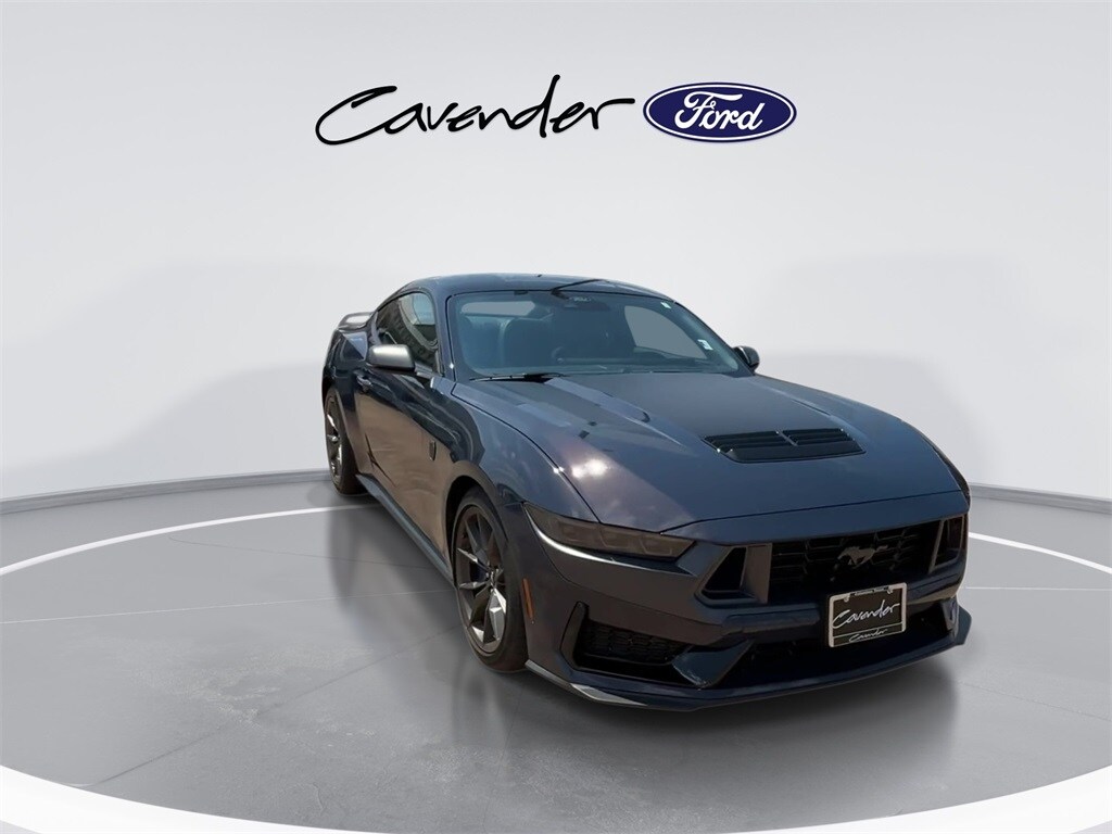 2025 Ford Mustang Dark Horse photo 3