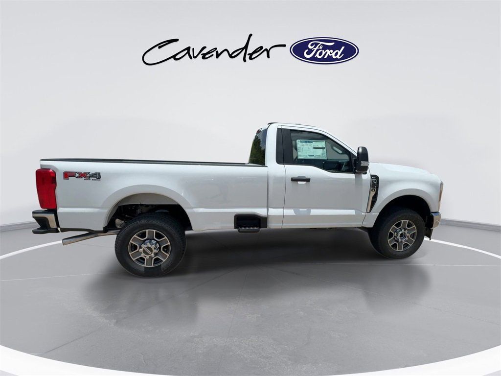 2025 Ford F-350 Super Duty XLT - Photo 9