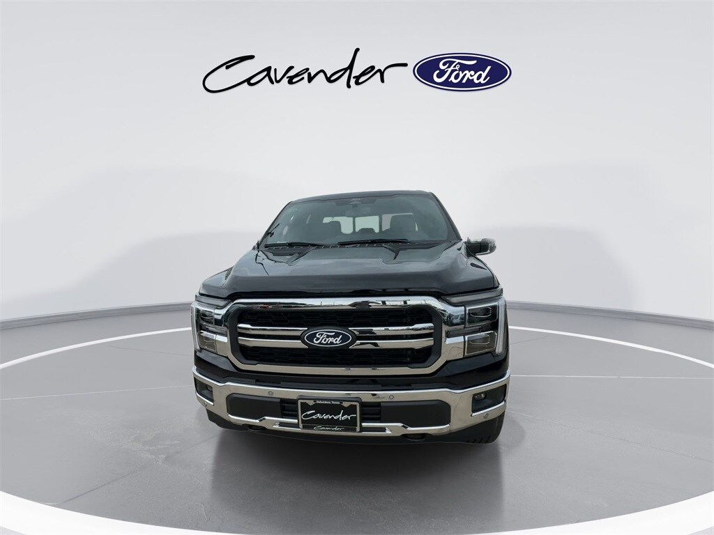 2025 Ford F-150 Lariat FX4 photo 3