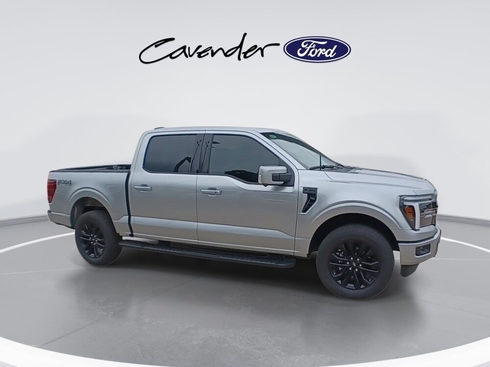 2025 Ford F-150 Lariat FX4 photo 2