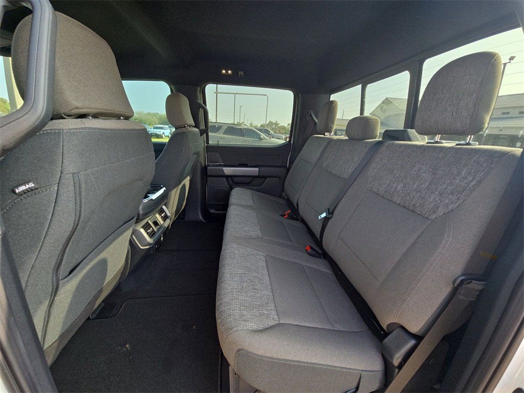 2025 Ford F-150 XLT - Photo 18