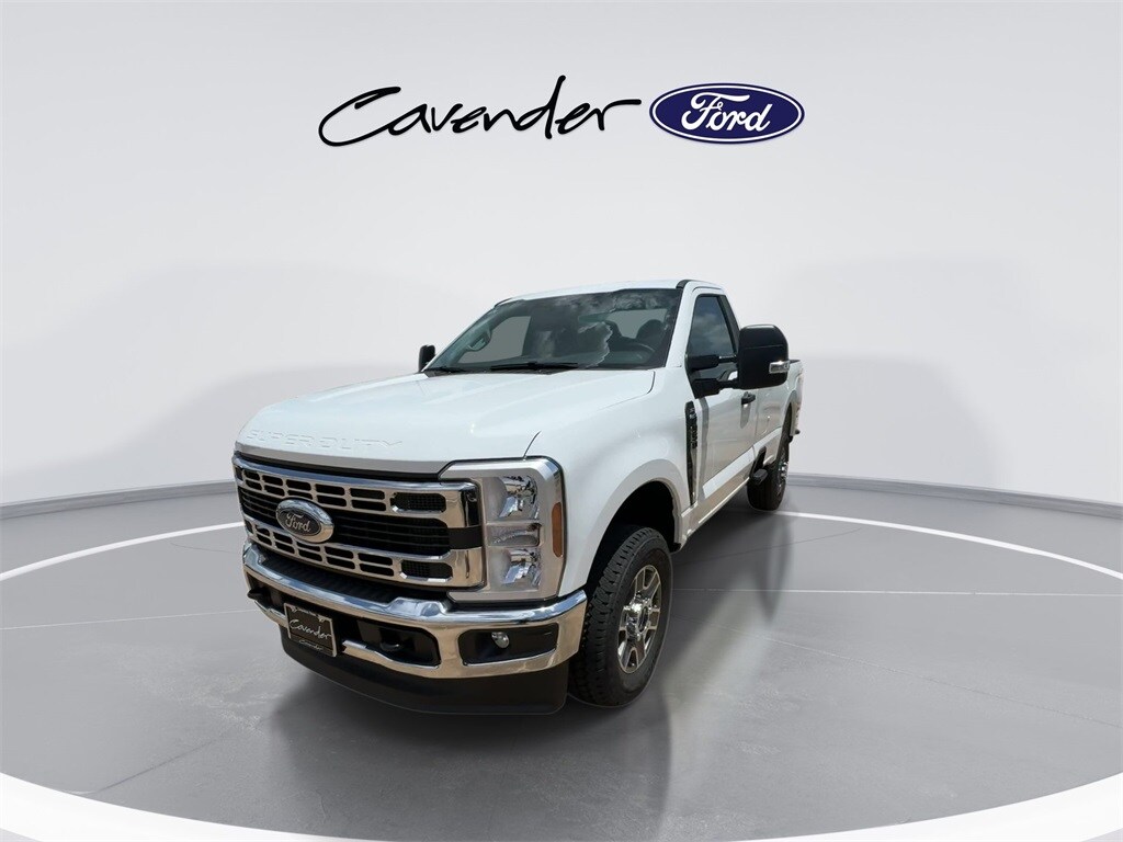 2025 Ford F-350 XLT photo 4