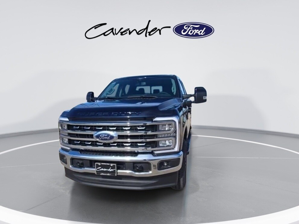 2025 Ford F-350 Lariat photo 3