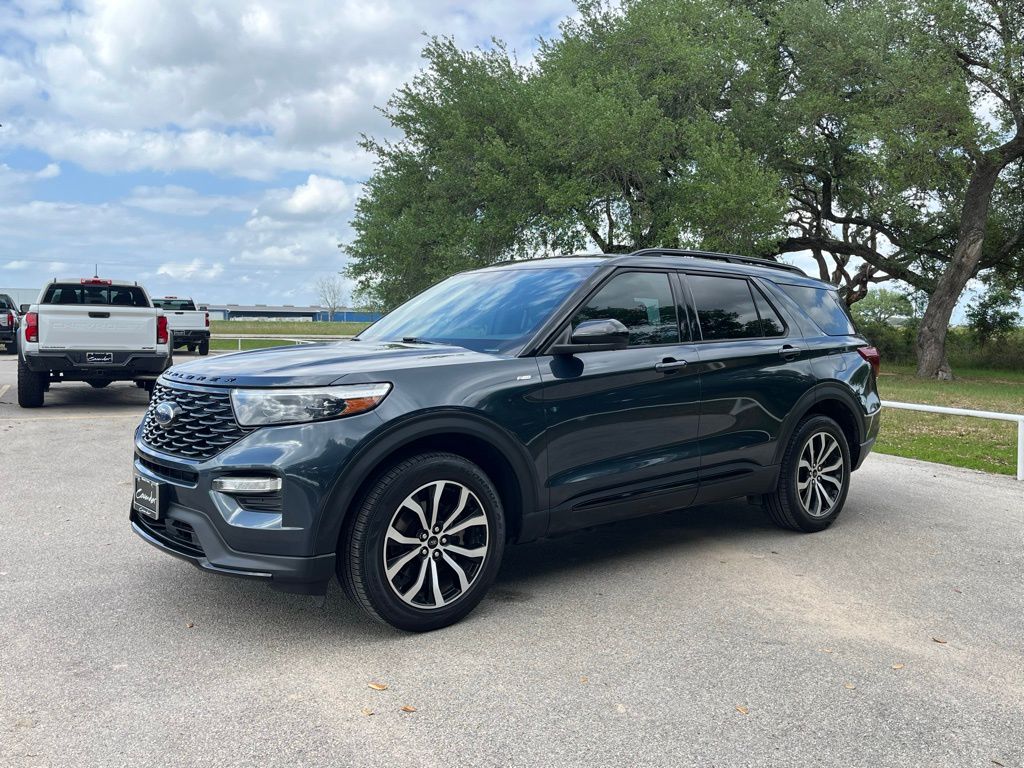 2022 Ford Explorer ST-LINE 4WD's photo