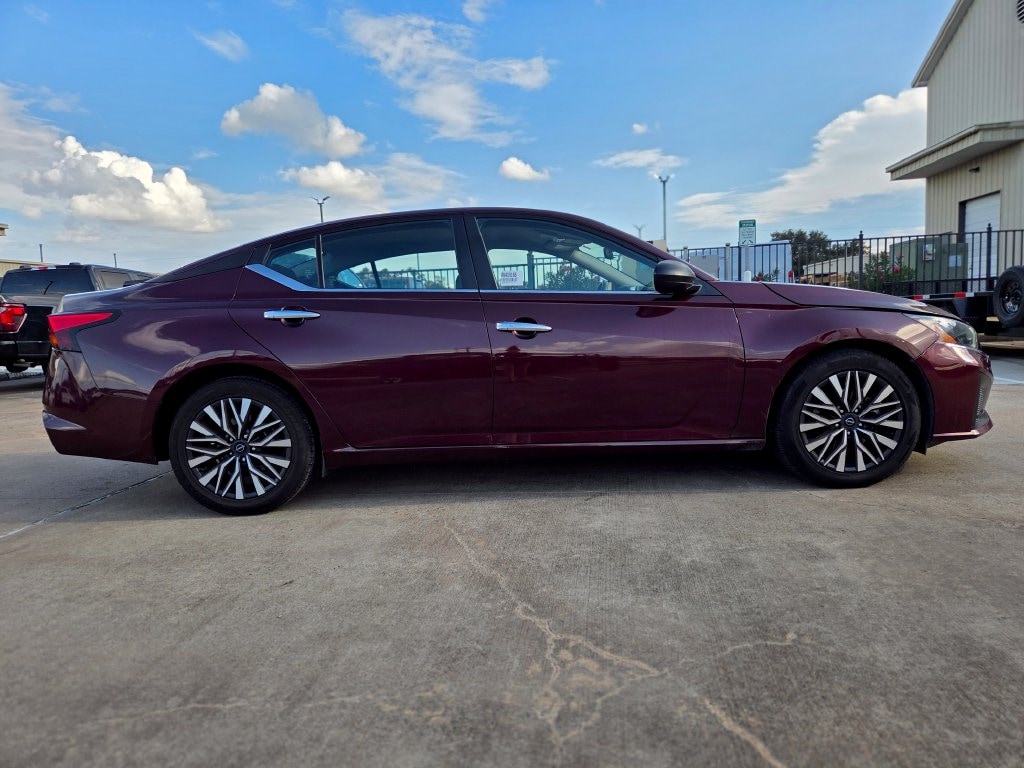 Used 2024 Nissan Altima 2.5 SV Sedan