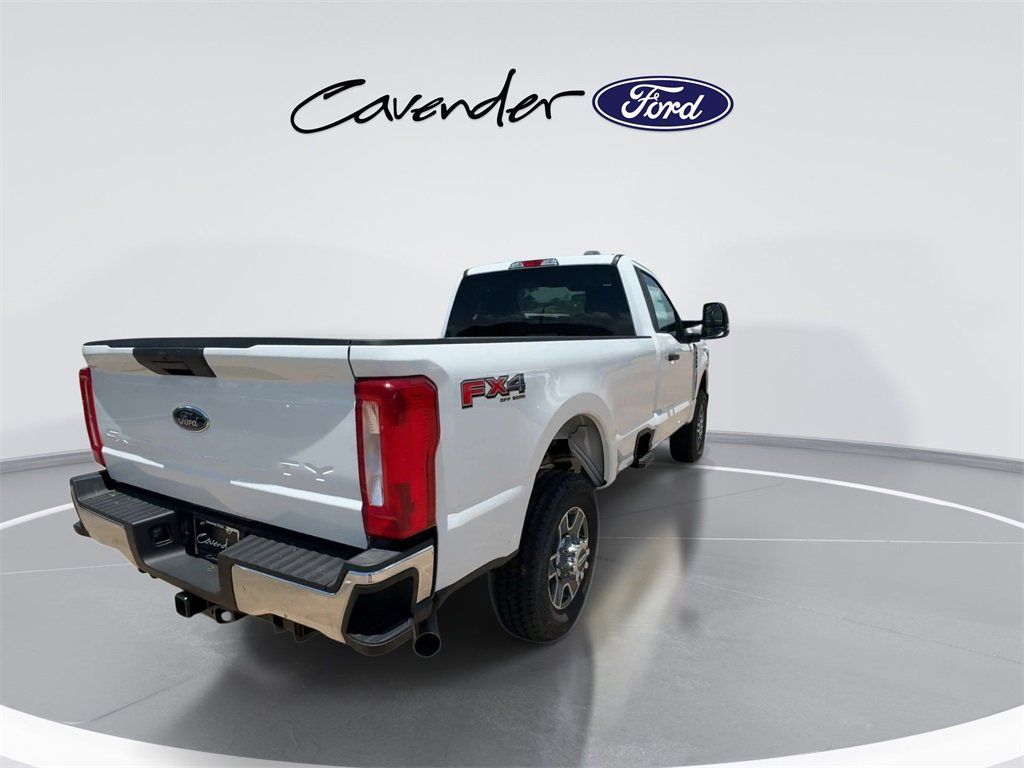 2025 Ford F-350 Super Duty XLT - Photo 8