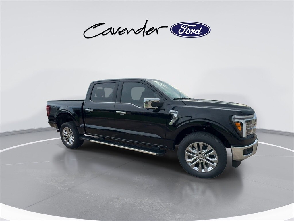 2025 Ford F-150 Lariat FX4 photo 2