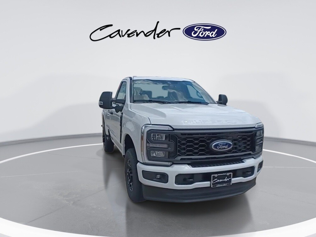 2025 Ford F-350 photo 2