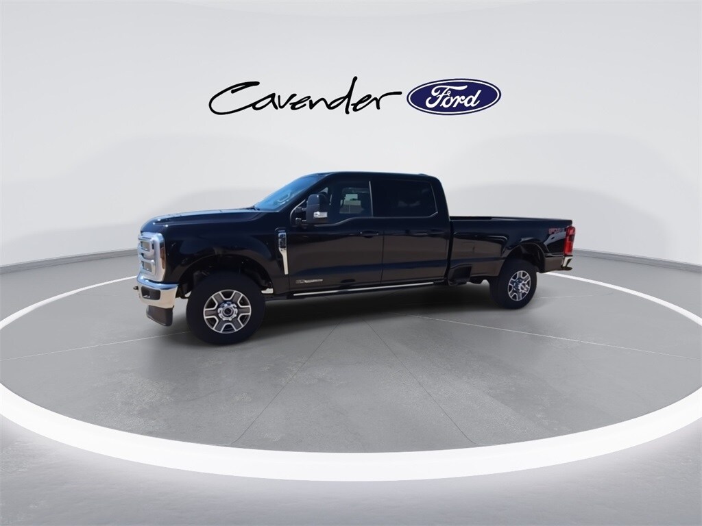 2025 Ford F-350 Lariat photo 4