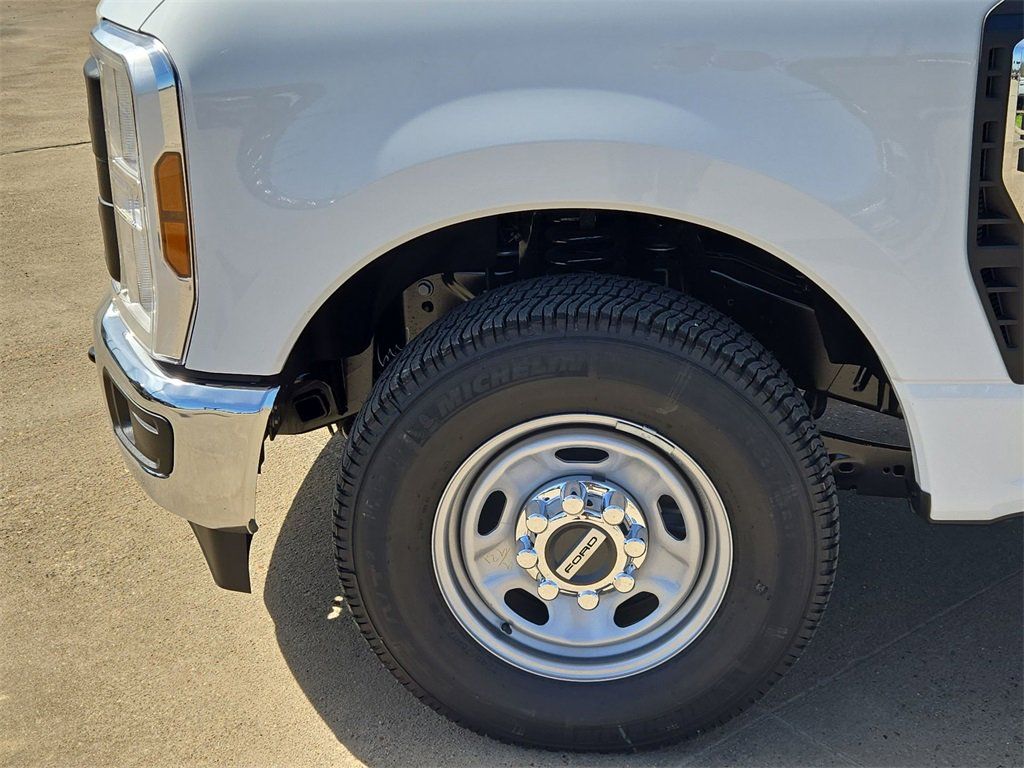 2025 Ford F-350 Super Duty XL - Photo 15