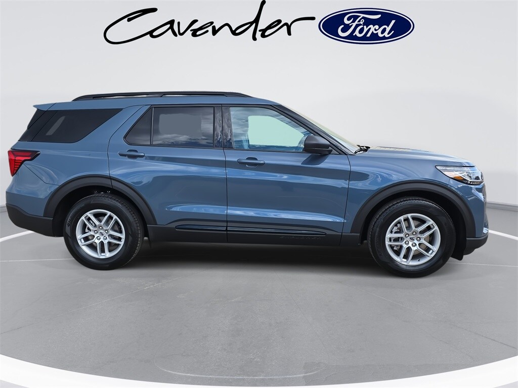 2026 Ford Explorer photo 2