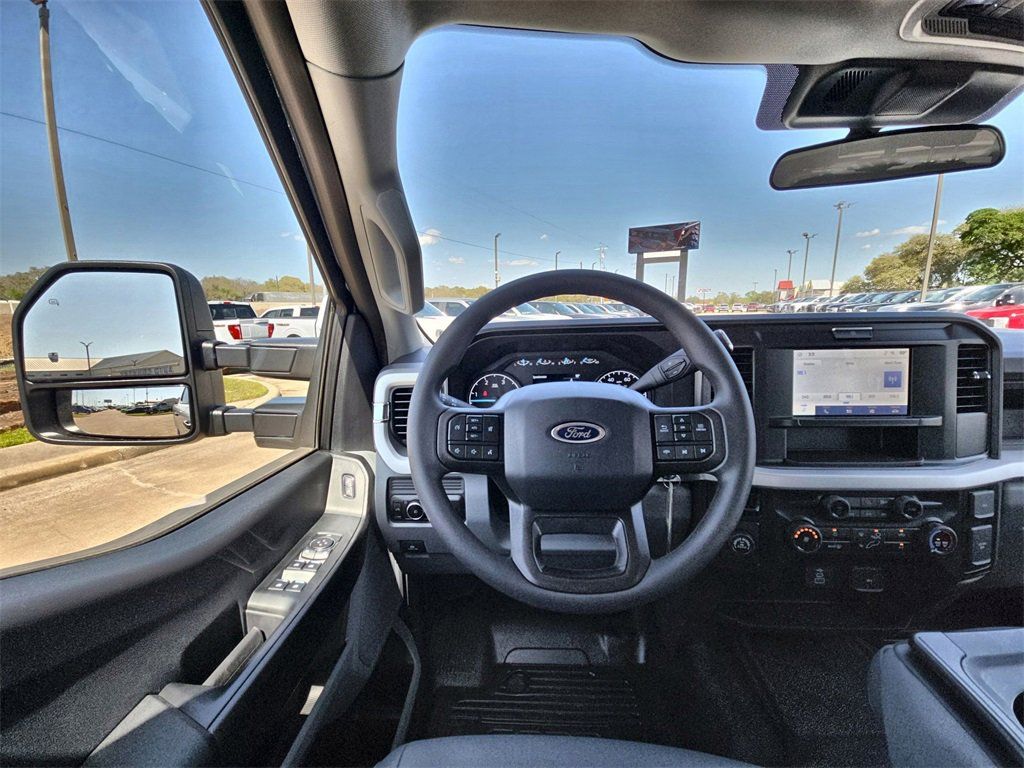 2025 Ford F-250 Super Duty XL - Photo 10