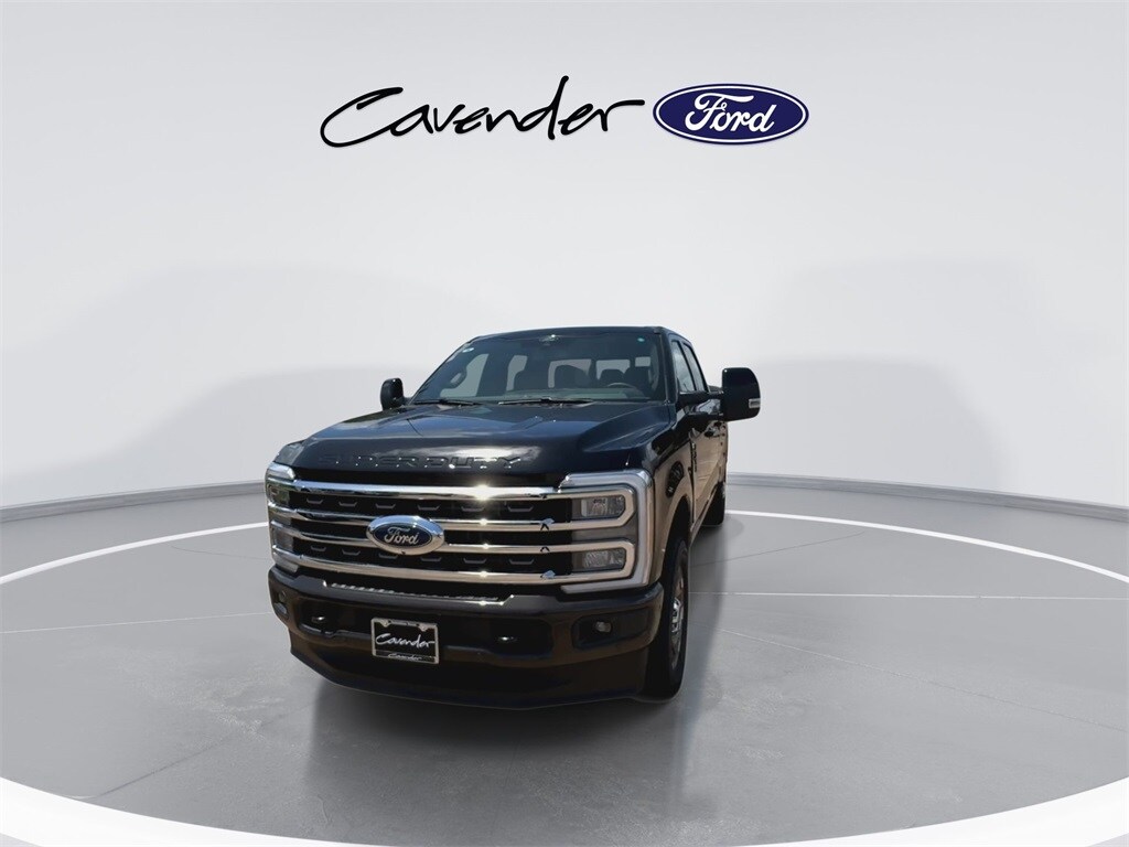 2025 Ford F-350 King Ranch photo 3