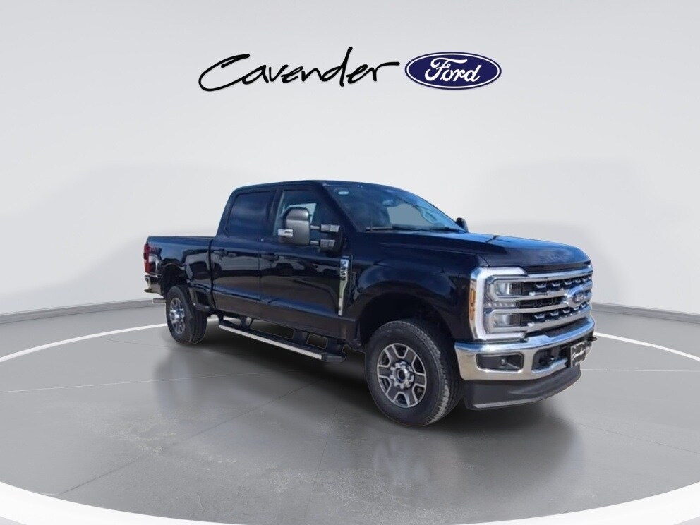 2025 Ford F-350 Lariat photo 2