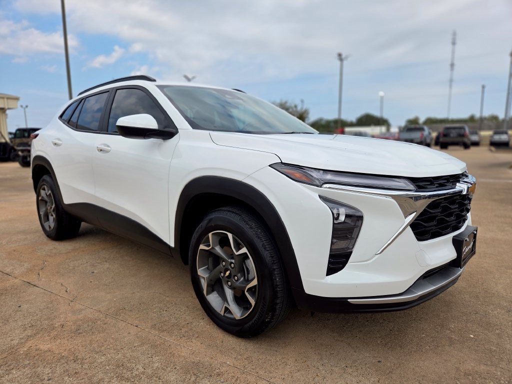 Used 2025 Chevrolet Trax LT Convenience SUV