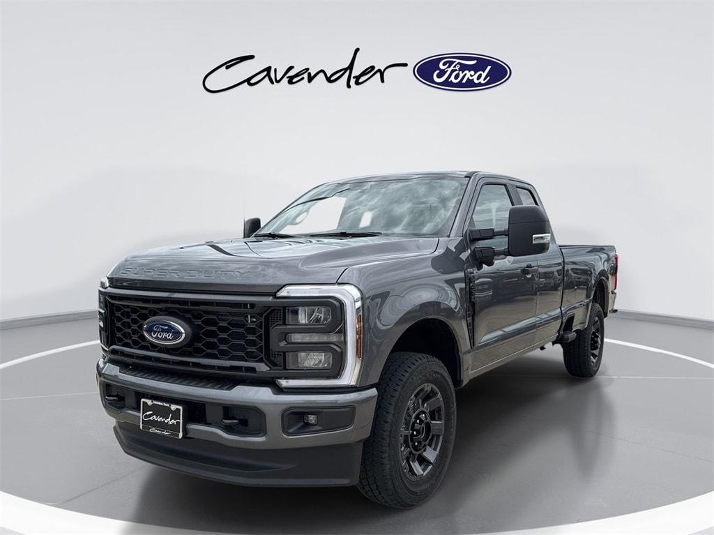 2025 Ford F-350 Super Duty XL's photo