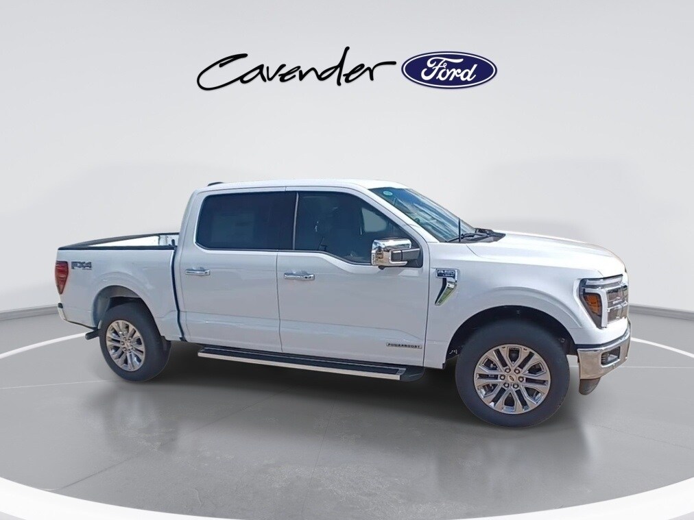 2025 Ford F-150 Lariat FX4 photo 2