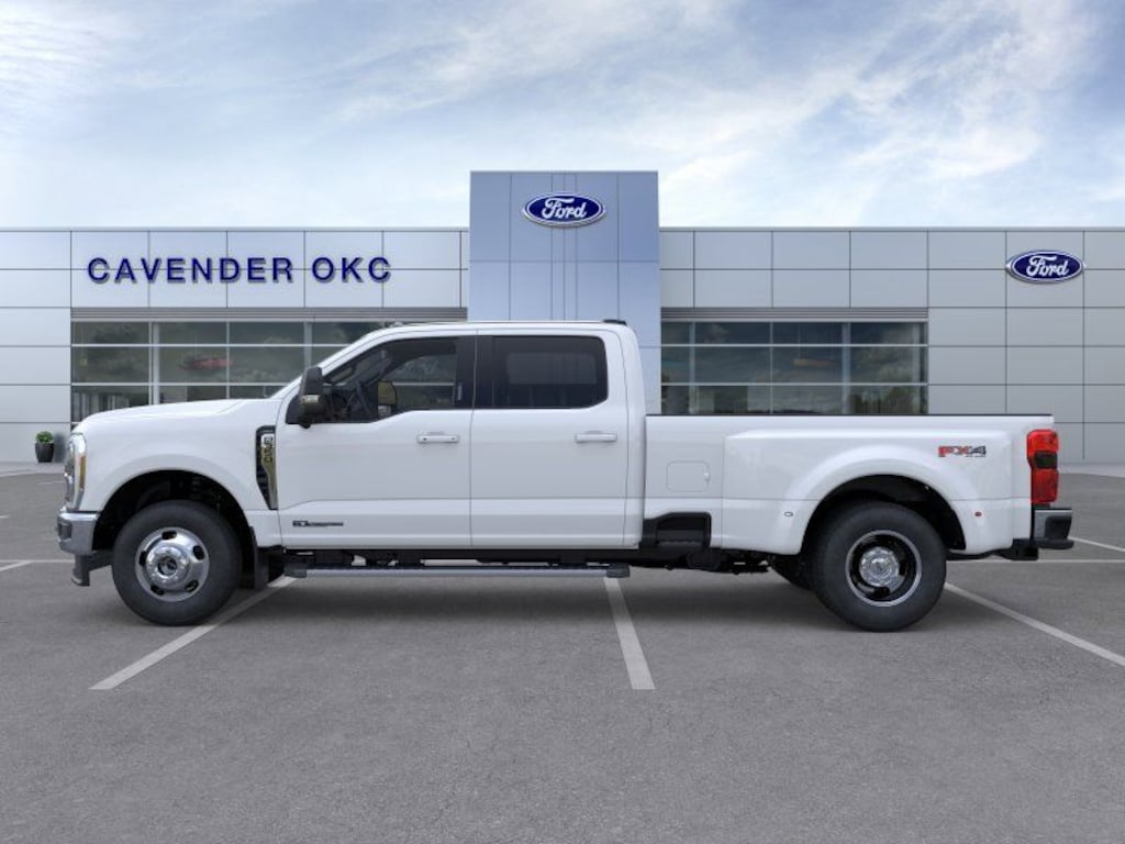 New 2026 Ford F-350SD Lariat Truck Crew Cab