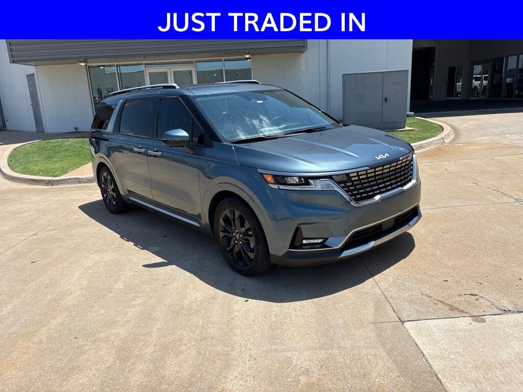 Used 2023 Kia Carnival SX Minivan/Van