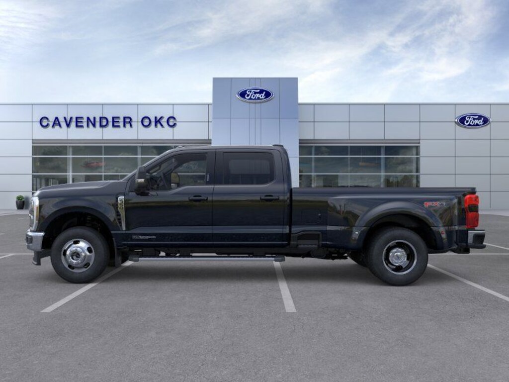 New 2026 Ford F-350SD Lariat Truck Crew Cab