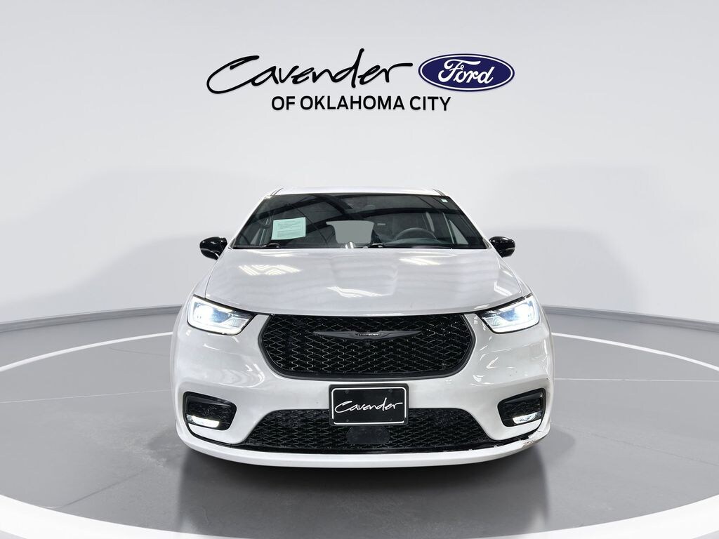 Used 2024 Chrysler Pacifica Hybrid Select Minivan/Van