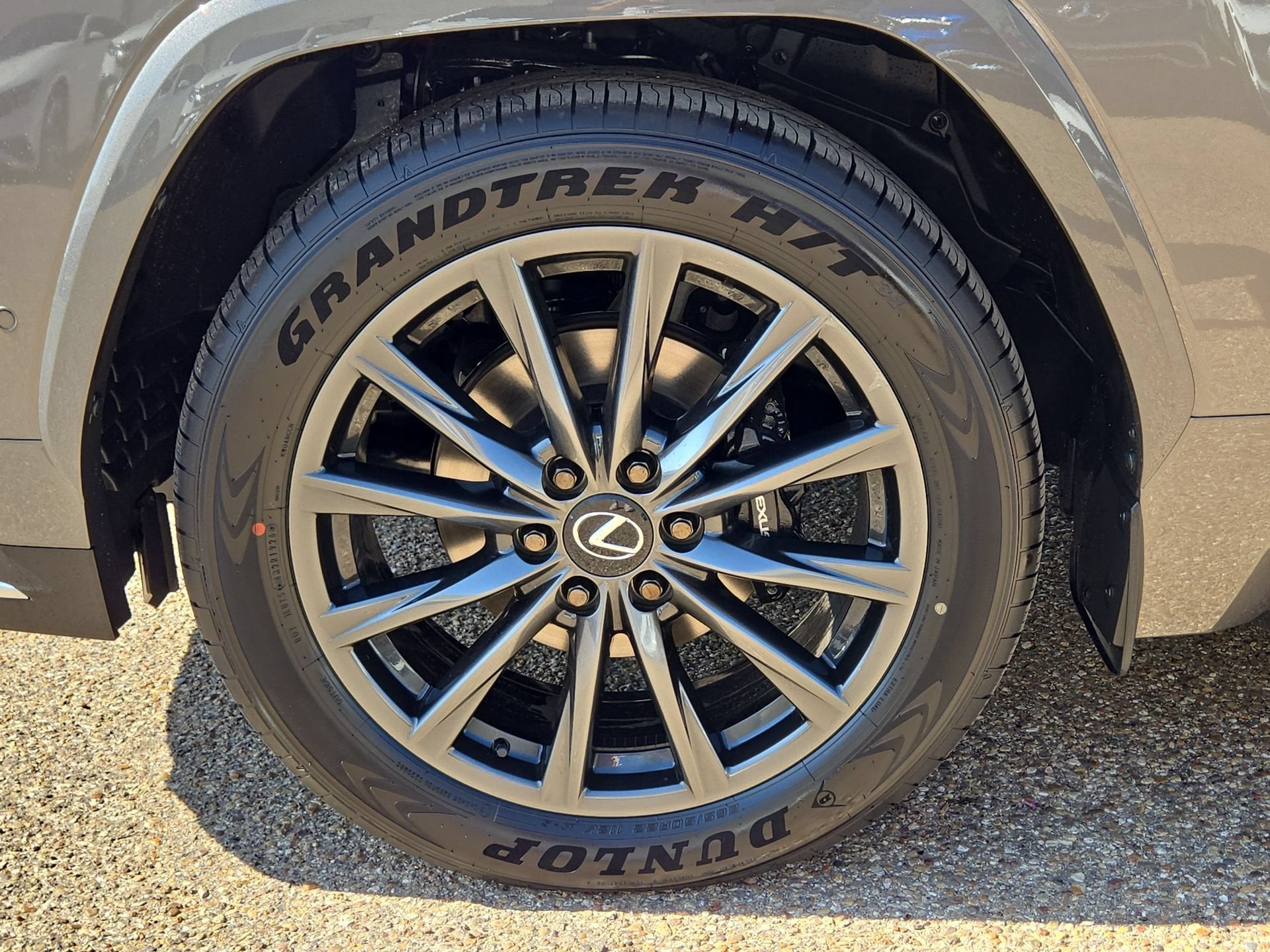 2026 Lexus LX 700h F-Sport - Photo 11
