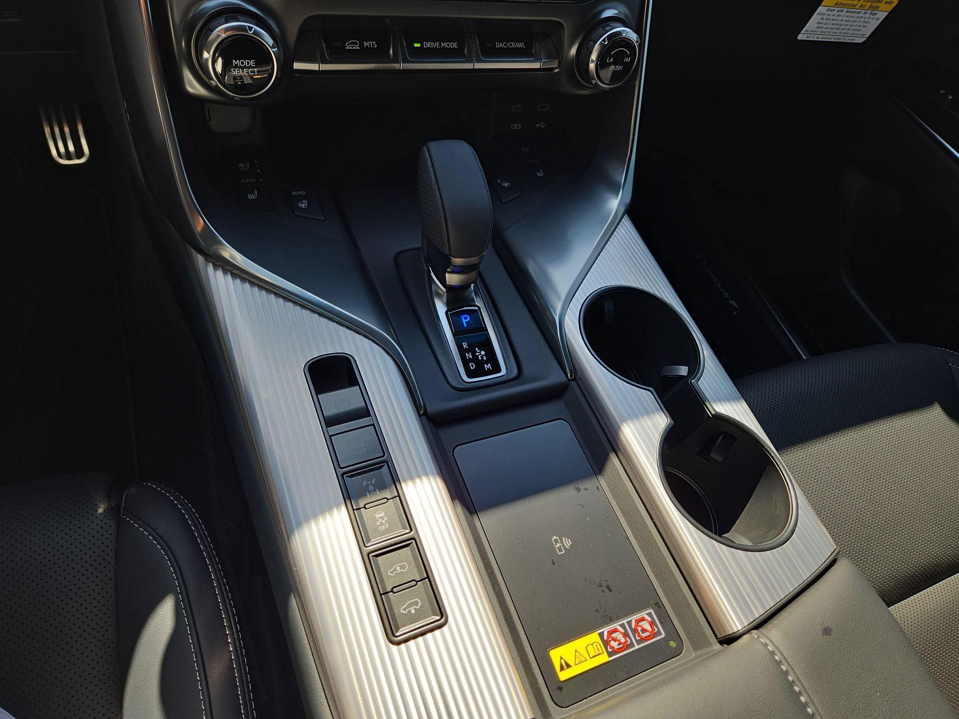 2026 Lexus LX 700h F-Sport - Photo 22